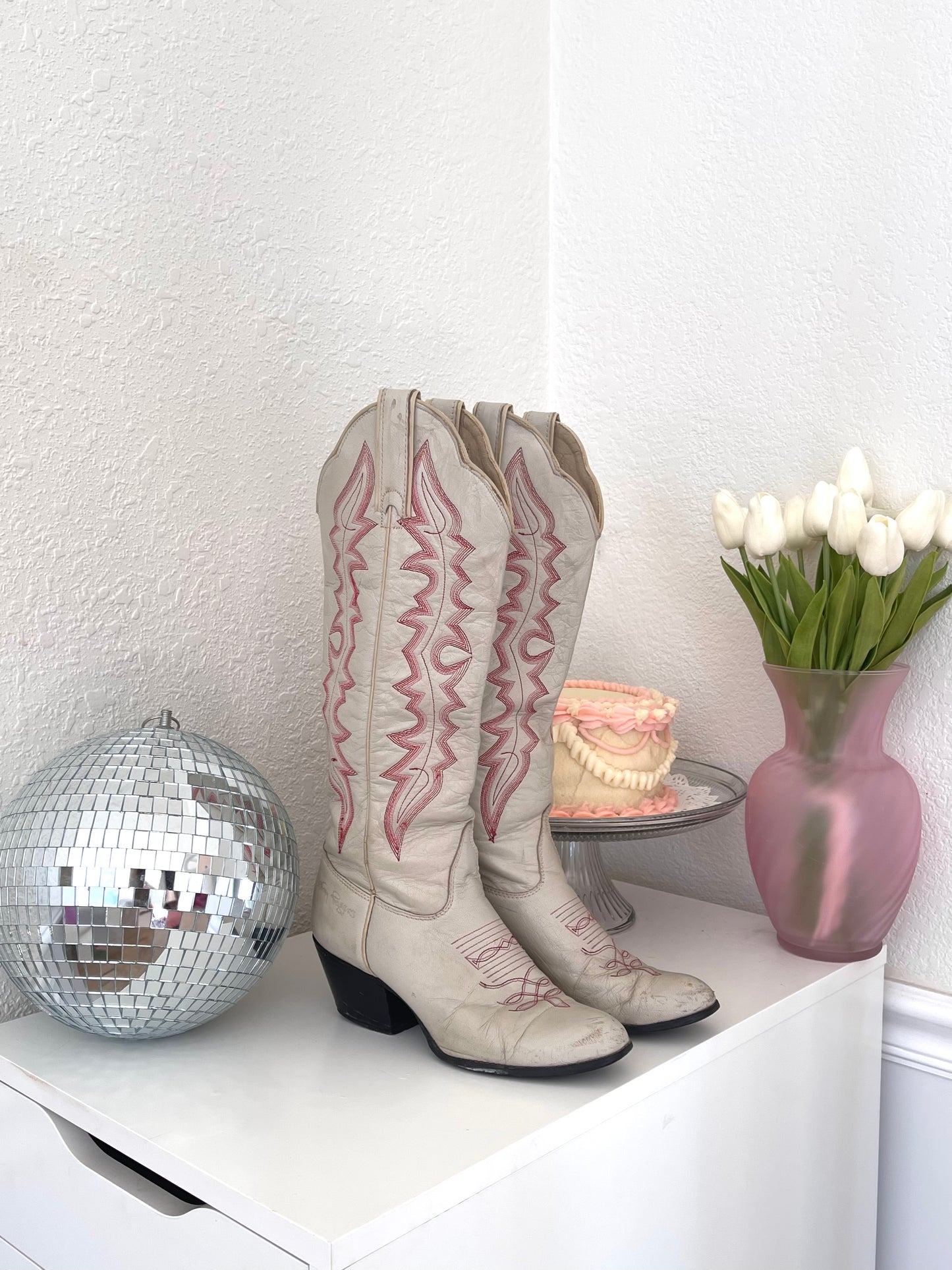 Vintage Cowboy Boots Ivory w/ Pink Stitching